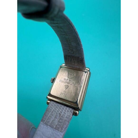 Vintage Women’s Raymond Weil 18K Gold Electroplated 10M 5732 Swiss Quartz Watch main image 8